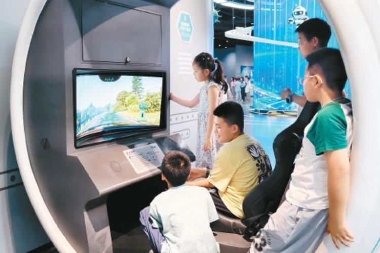 畅游科技馆点燃科学梦_fororder_微信图片_20260720104423_2220_356