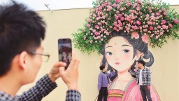 工地围墙 “变身”艺术墙