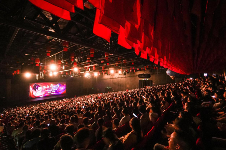 西安浐灞国际港文旅持续火爆 《西安千古情》单日演出20场创纪录_fororder_图片3