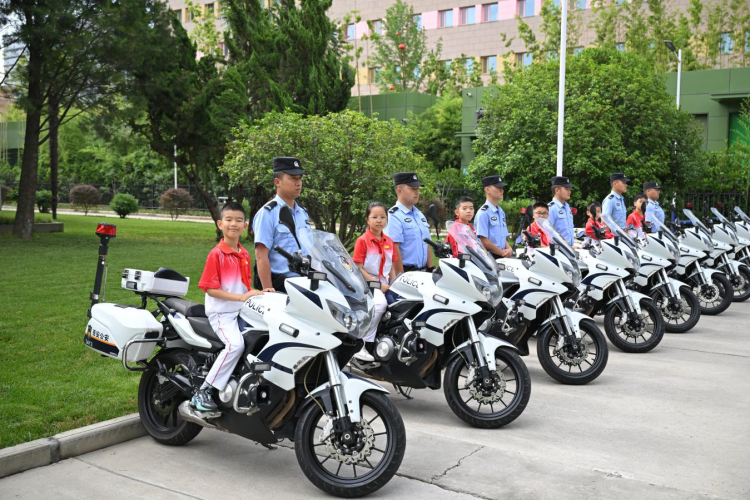 西安高新巡特警：为少年儿童的平安和成长保驾护航_fororder_图片5
