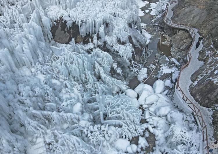 冬日浪漫 冰瀑美景_fororder_微信图片_20260128085523_3633_1450