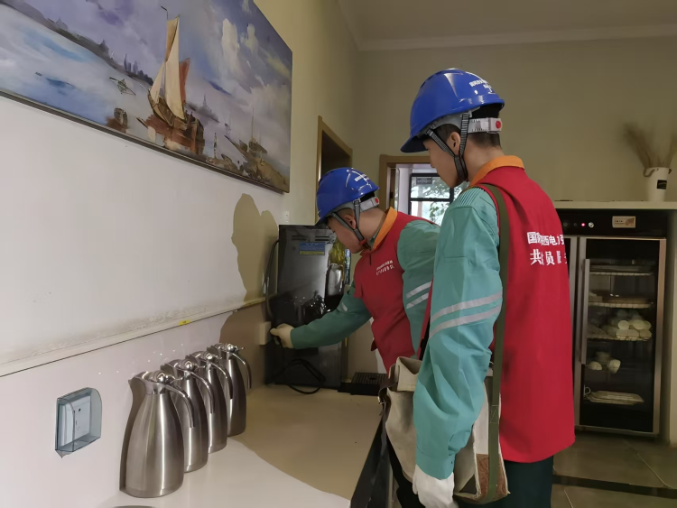 国网西安市长安区供电公司：秋检“加速度”全方位筑牢用电安全防线_fororder_图片1