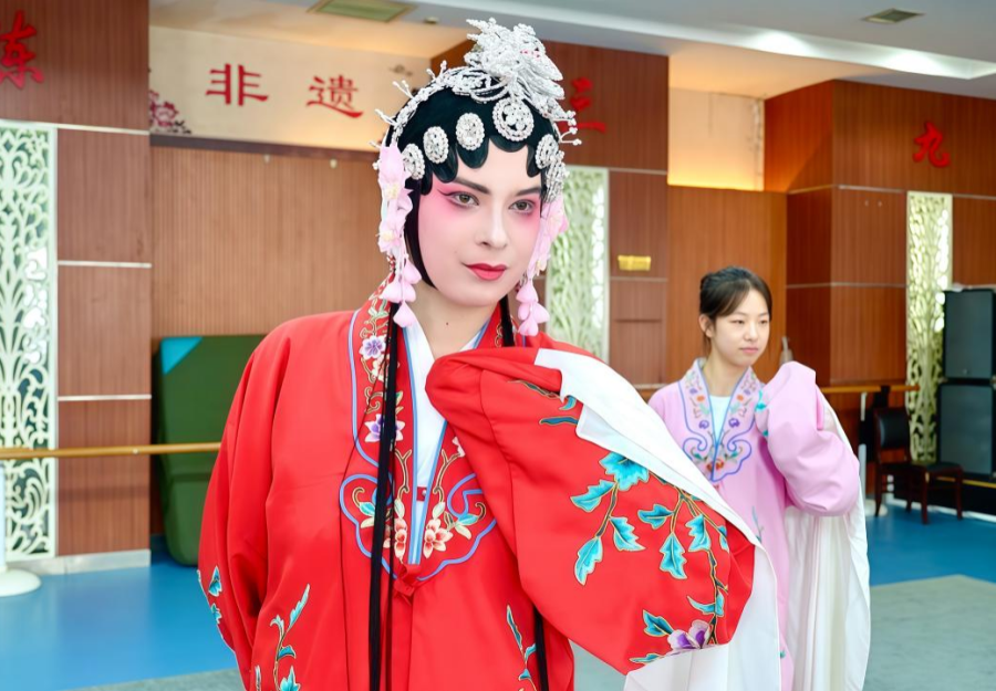陕西渭南：古老秦腔 唱响国际新声