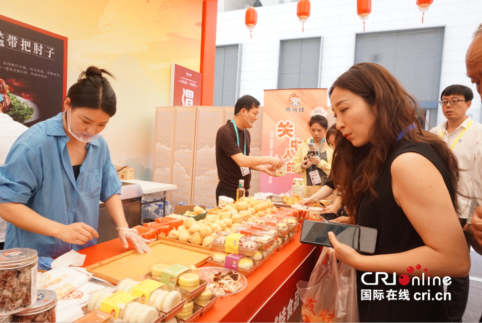 特色珍馐C位出道 第九届丝博会渭南美食圈粉外国客商_fororder_图片1