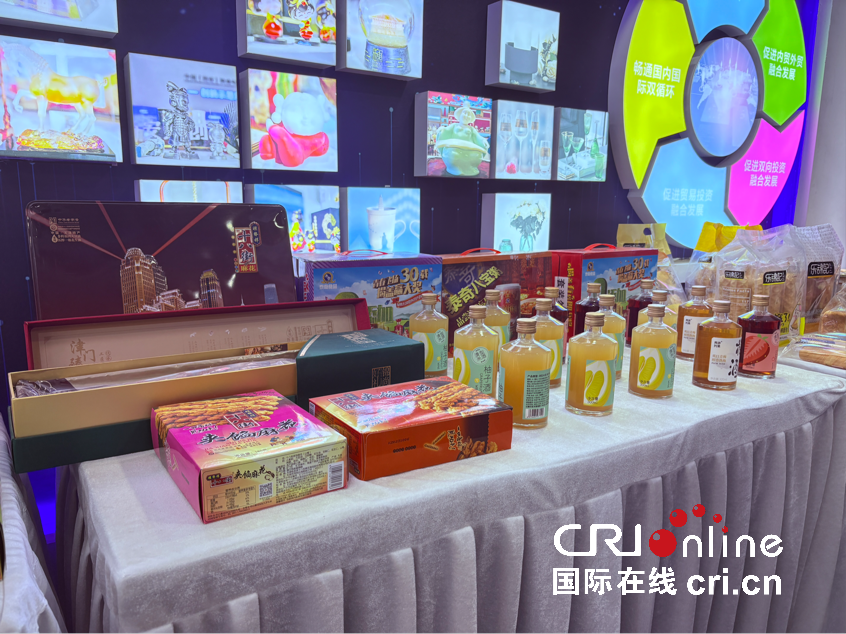 在西安碑林感受“零时差” 外籍专家解锁跨境电商的跨文化密码_fororder_wps_doc_1