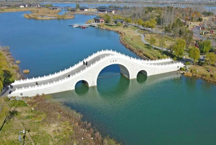 水韵织就初冬美景