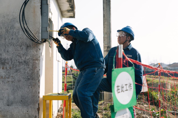 陕西汉中：电润春耕 服务“三农”_fororder_图片2