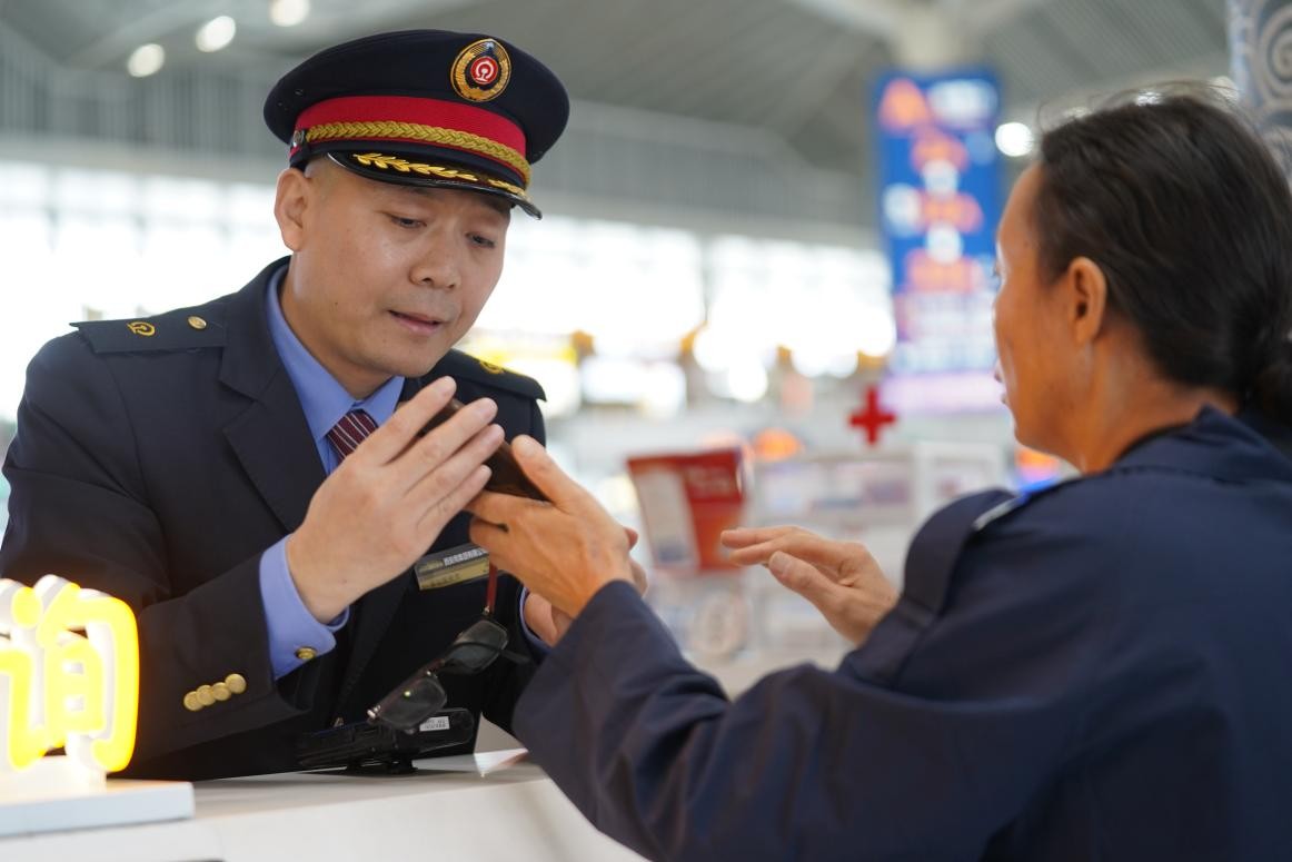 陕西铁路2026年春运今日启动 运力扩容暖归途 温情护航启新程_fororder_图片2