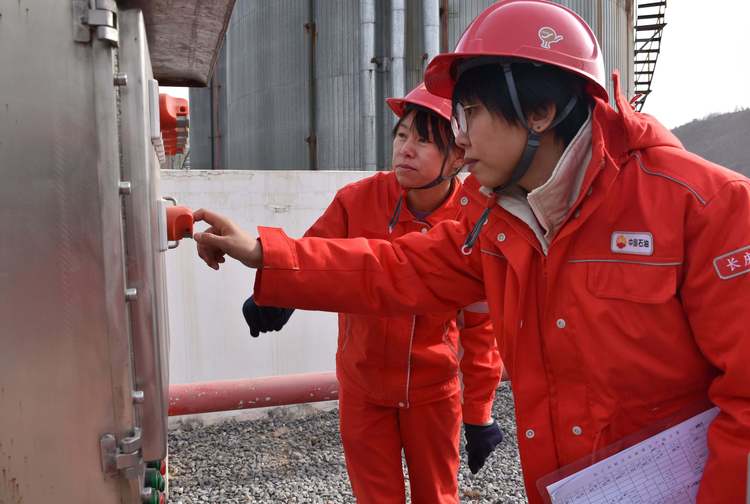 中国石油长庆油田采油四厂:科技催生发展“效益花”