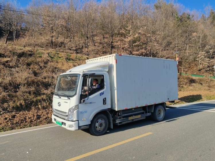 秦岭山间的“绿色配送之路”_fororder_微信图片_20260319112758_1451_356