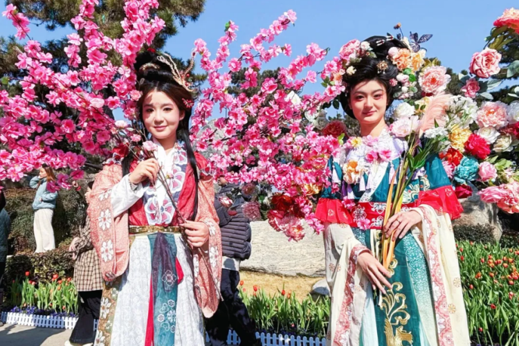 马年新春添盛景 中国唐苑20万株郁金香惊艳绽放_fororder_图片5