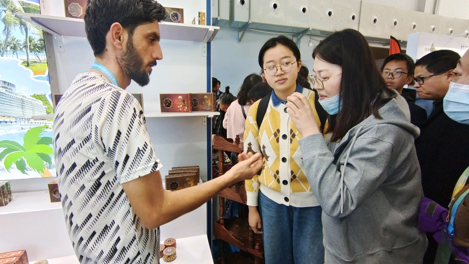 组图|外国展商齐亮相 杨凌农高会展现国际农业交流合作新风貌