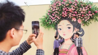 工地围墙 “变身”艺术墙