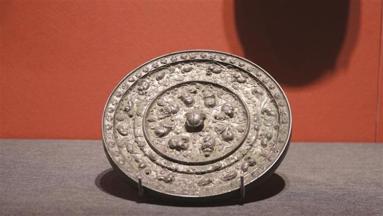 陕历博里触摸“草木芳华”_fororder_微信图片_20260325090810_1498_356