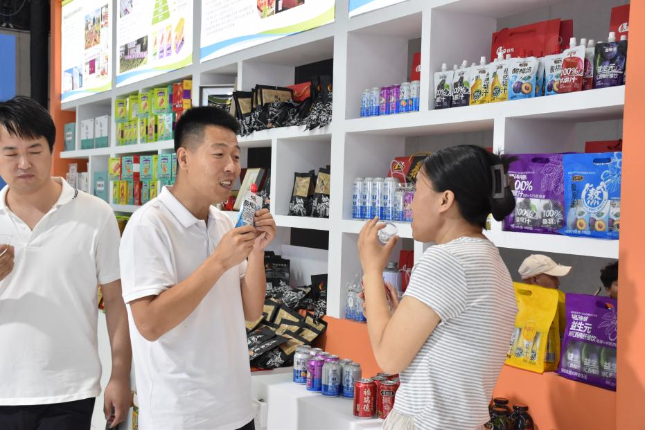 丝博会首设“外贸优品中华行”展区 打通内外贸双循环新通道_fororder_图片3