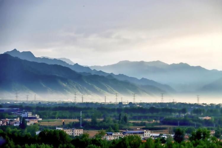雨后秦岭如诗如画