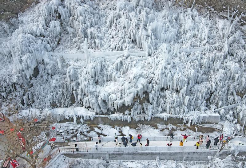 冬日浪漫 冰瀑美景_fororder_微信图片_20260128085506_3632_1450