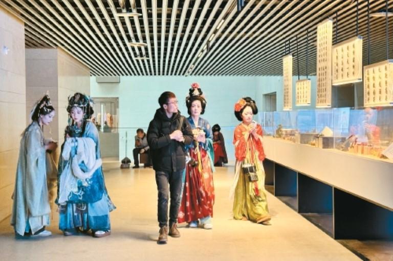 跟着唐诗游西安  千年古都解锁“诗与远方”新体验_fororder_微信图片_20251231085430_928_356