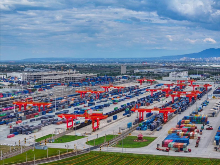 西安浐灞国际港：织密亚欧物流网络 携手全球伙伴共谱丝路新篇_fororder_图片1