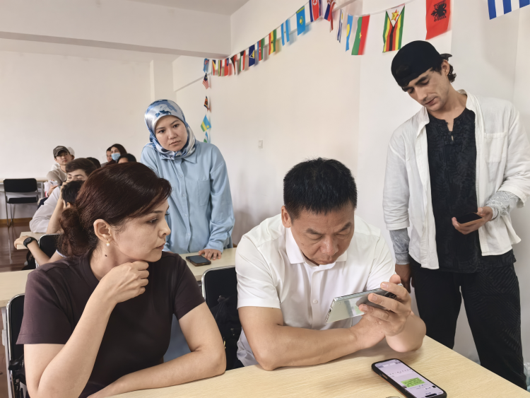 “我是西安推荐官—中亚青年看西安”短视频创作大赛入围培训在西北大学举行_fororder_图片4