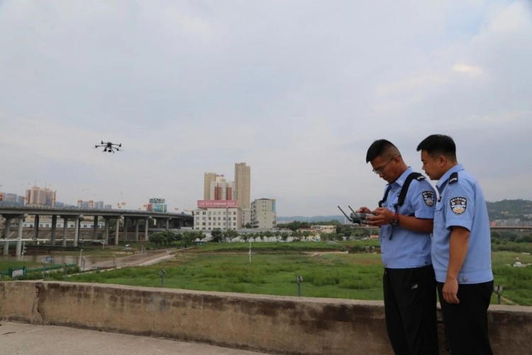 榆林府谷公安：“百千工程”筑基提质 警民携手绘就平安新“枫”景_fororder_图片1