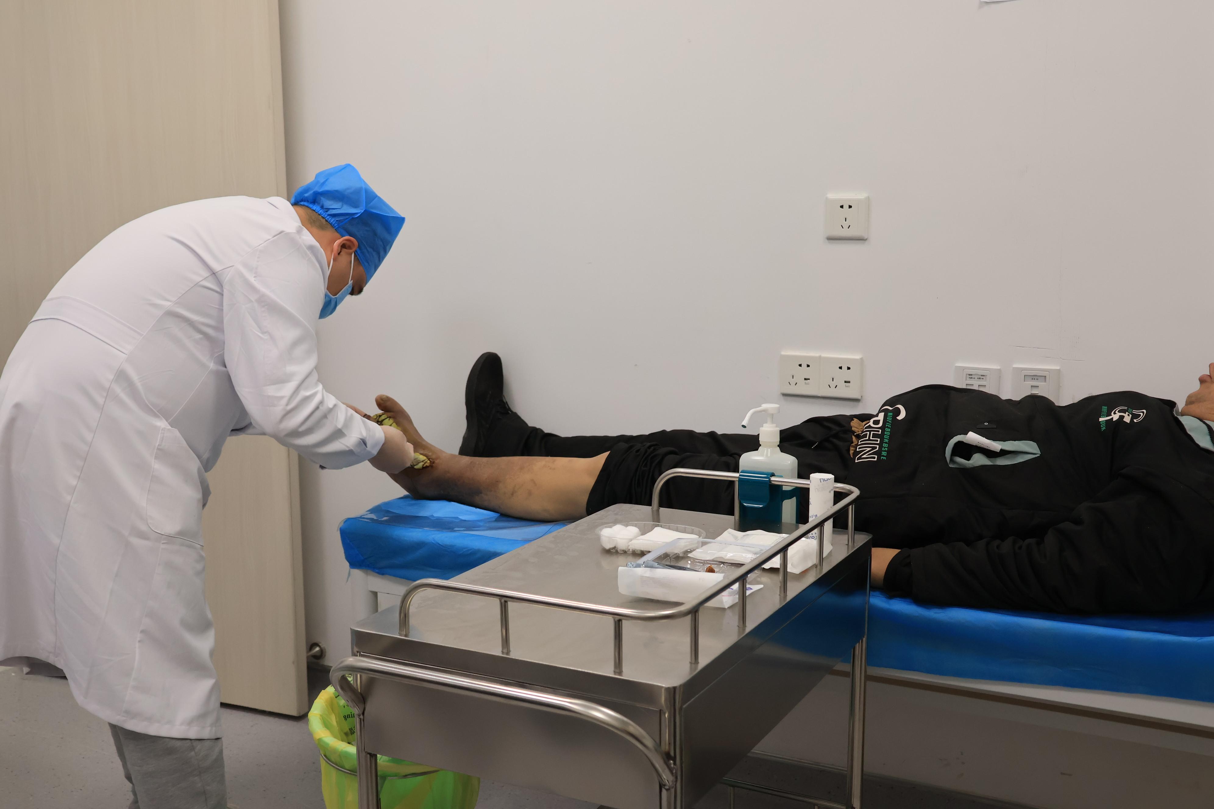 西安市红会医院开设多个专病门诊 精准诊疗为患者“对症下药”_fororder_wps_doc_0