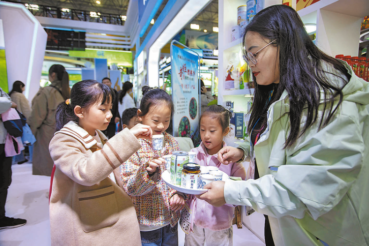 向世界递出渭南农业“金名片” ——渭南市农产品杨凌农高会参展侧记