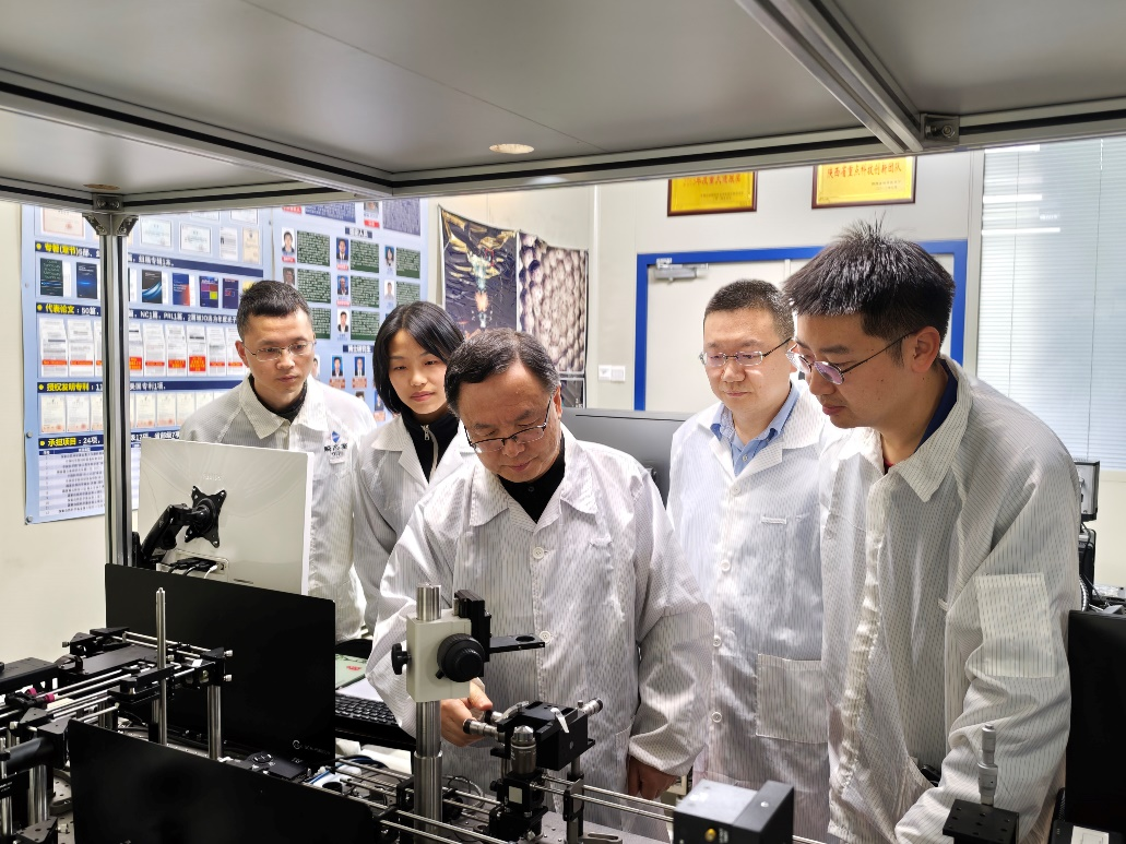 【智引未来】细微见乾坤 用光描绘中国科技的无限可能_fororder_图片3