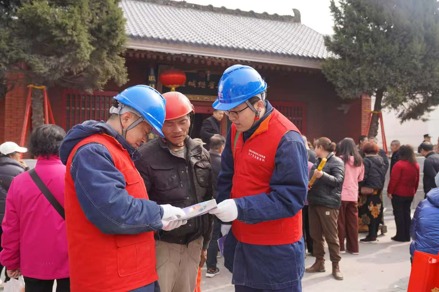国网西安市长安区供电公司：护航城隍庙会 点亮传统文化_fororder_图片19