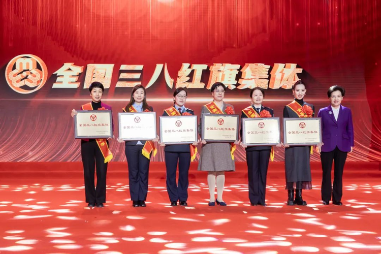 陕西省举行纪念“三八”国际妇女节115周年暨表彰大会_fororder_图片7