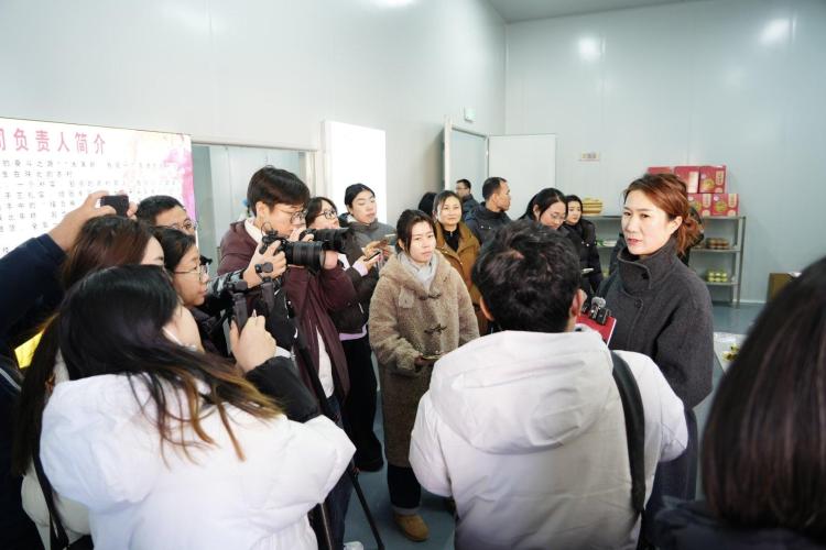 家门口的“致富车间”：子长市社区工厂托起群众稳稳幸福_fororder_微信图片_20260205160133_1156_356