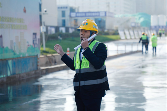 种花种草“种”水泥 西安建筑工地扬尘治理有新意