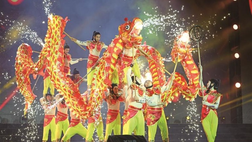 山花烂漫映驼城 ——第十五届中国民间艺术节见闻