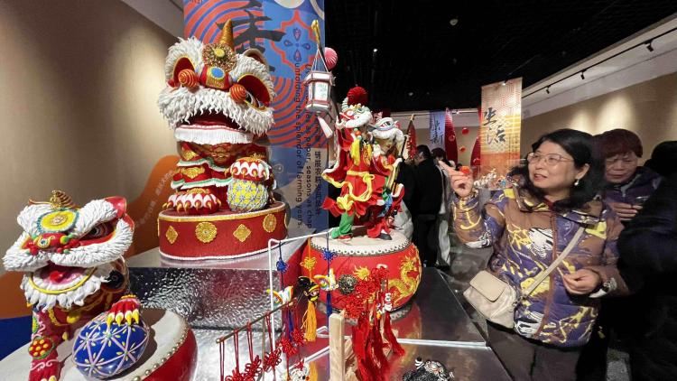 ��������&ldquo;�ɾ���&rdquo;��ǧ�˰�̬���޹ų� ָ��Ǭ���ճ�����