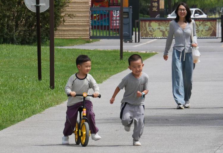 遗址公园秋景如画