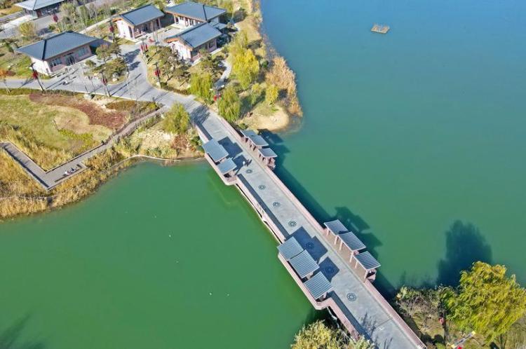 水韵织就初冬美景