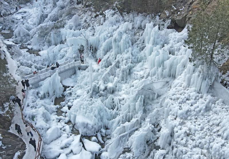 冬日浪漫 冰瀑美景_fororder_微信图片_20260128085539_3636_1450