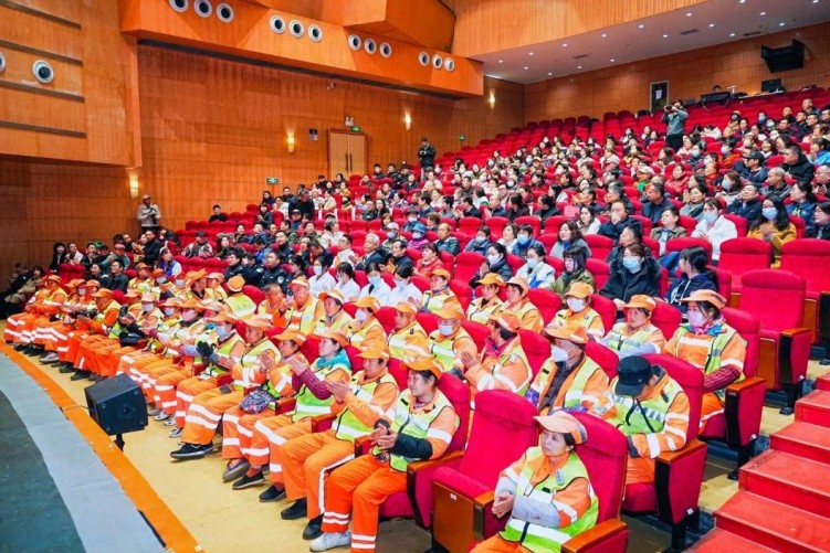 与人民同行 暖文韵馨城——西安市文艺界志愿服务走进新城区_fororder_图片1