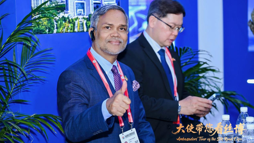 【大使带您看丝博】多国驻华使节组团打卡 看低空经济如何“飞”出秦巴山区？