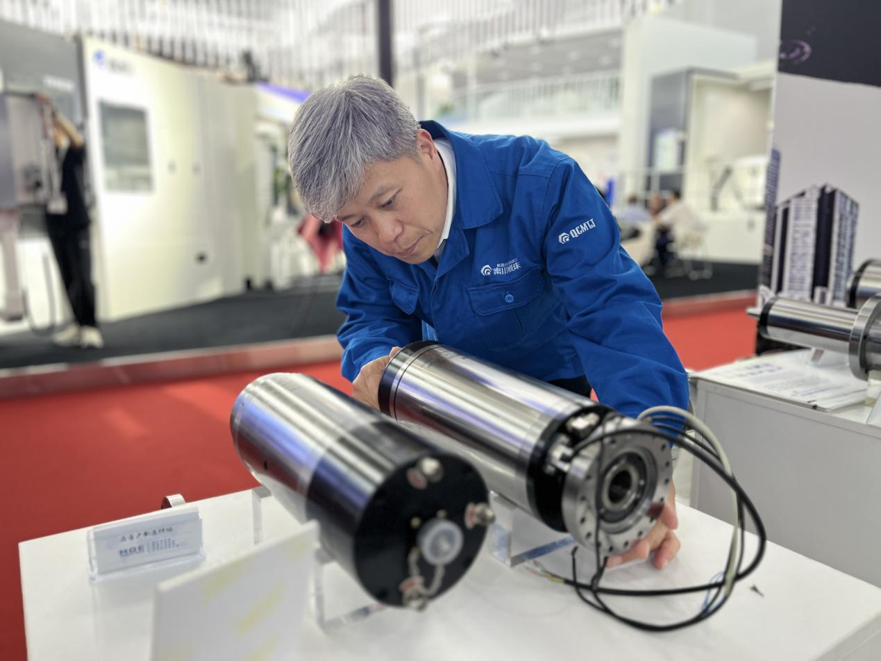 【陕西工人有绝活】侯海峰：“9000转淬锋  0.001刻匠魂”锻铸精密机床“智造基因”_fororder_图片2