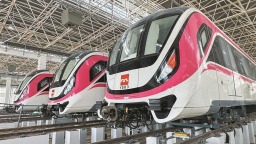 西安地铁15号线迎来首批试乘乘客