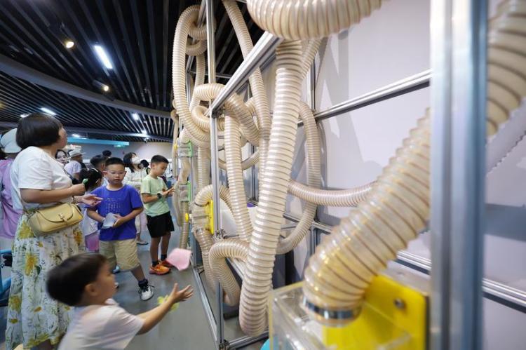 陕西科技馆成暑期“科学乐园”
