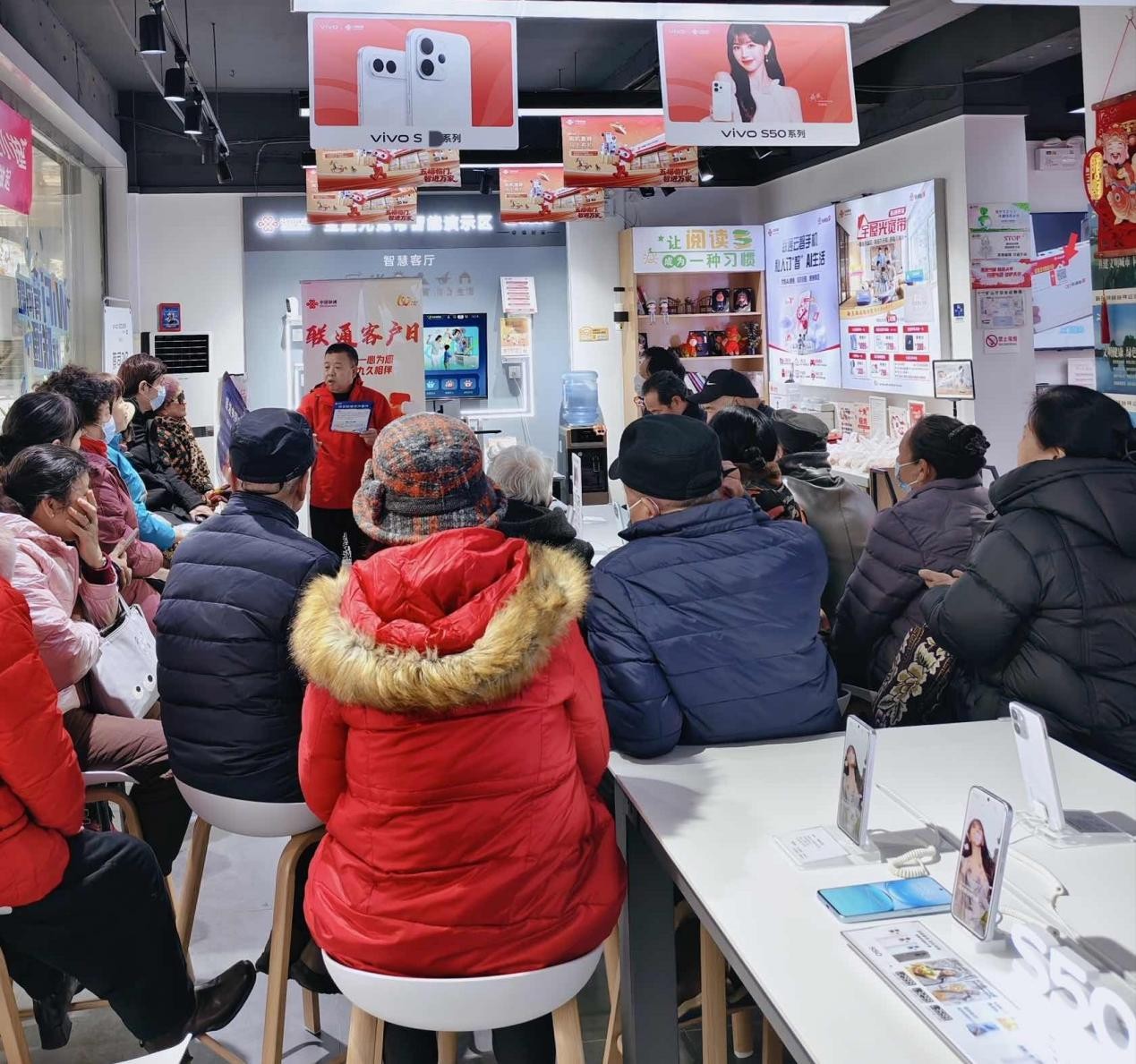 西安联通：客户日多点发力 暖心服务惠民生_fororder_图片10