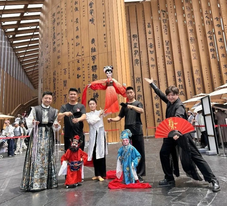 跨越山海的指尖灵动——合阳提线木偶戏闪耀世博_fororder_图片1