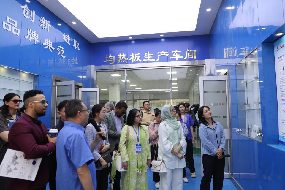 在西安看中国 十国外籍专家解码“向新求质”_fororder_wps_doc_5