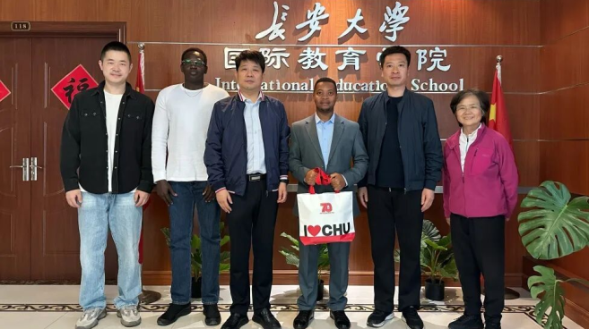 【外眼看陕西】长安大学卢旺达籍优秀校友马伟重返母校 愿继续促进中卢两国青年交流