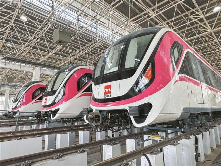 西安地铁15号线迎来首批试乘乘客_fororder_e1570fbf-89cf-4d22-8991-dae5f0c433dd