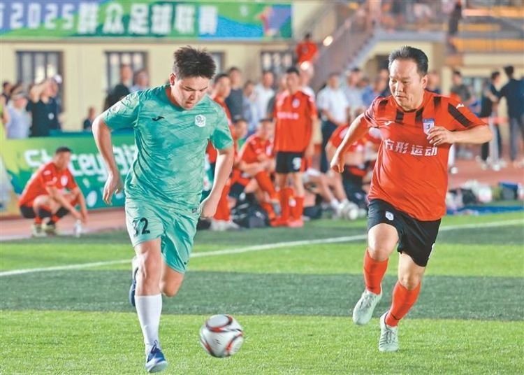 全民参与 快乐足球 2025西安市群众足球联赛掀起夏夜狂欢_fororder_图片1