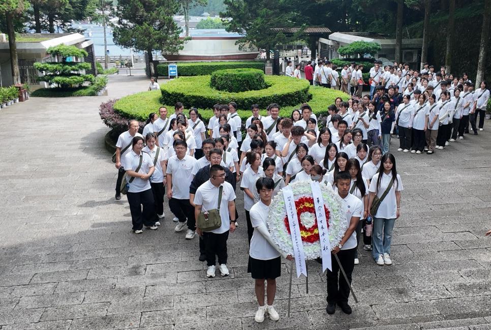 青春向党践初心 井冈筑梦担使命 ——西安明德理工学院赴井冈山开展“青春向党•井冈筑梦”暑期社会实践活动纪实_fororder_wps_doc_2