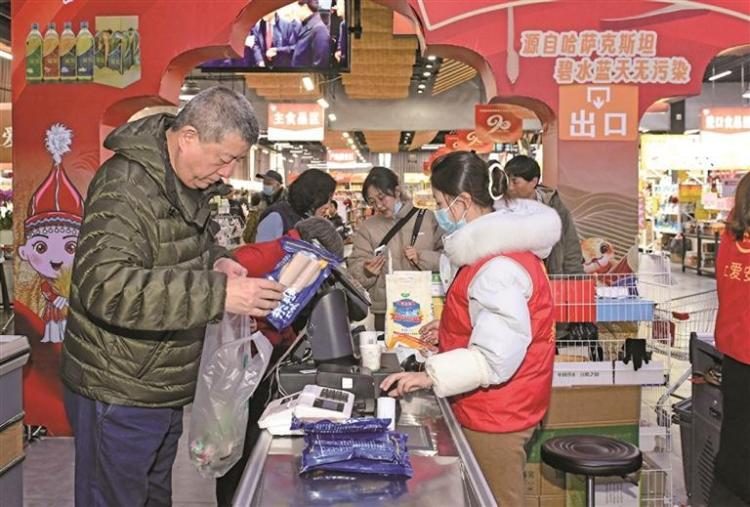 中欧班列拉来“洋年货”_fororder_微信图片_20260210095040_1204_356